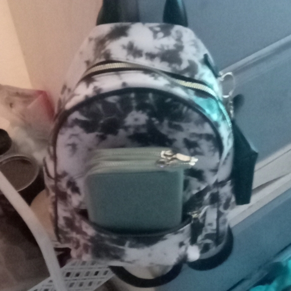 Marble Backpack w/ matching coin purse and wallet - Picture 1 of 3